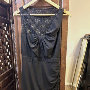 laundry by Shelli Segal black lace number                    SIZE: 8